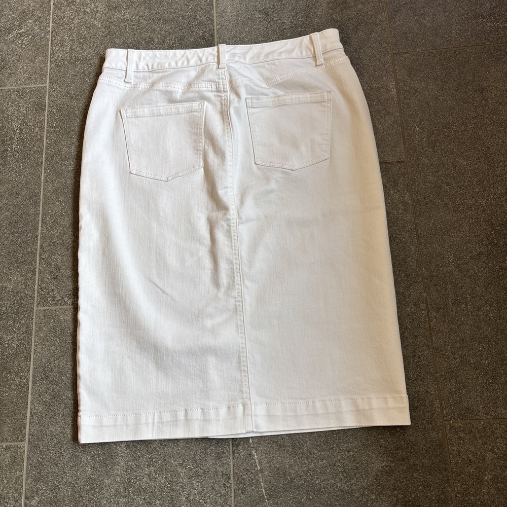 Talbots Size 10 White Denim Skirt 5 Pocket 3/4 Length Cotton Blend Front Slit - Picture 12 of 16